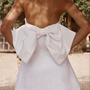 DISSH AISLE WHITE LINEN BACK BOW DRESS - 6 / WHITE